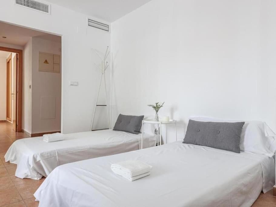 Alojamiento Con Piscina Y Parking En Sevilla 拉阿尔加瓦 外观 照片