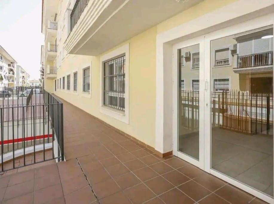 Alojamiento Con Piscina Y Parking En Sevilla 拉阿尔加瓦 外观 照片