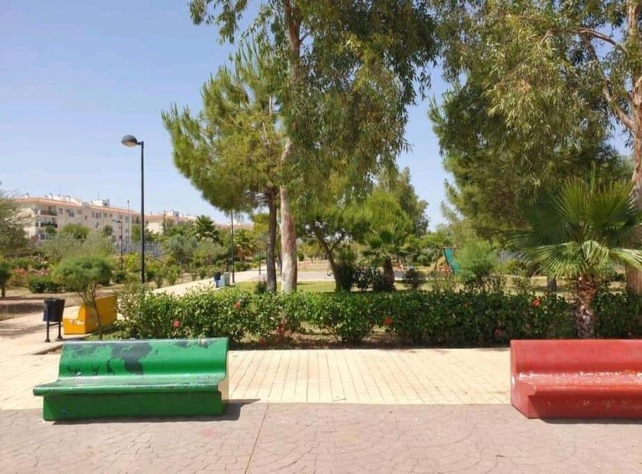 Alojamiento Con Piscina Y Parking En Sevilla 拉阿尔加瓦 外观 照片