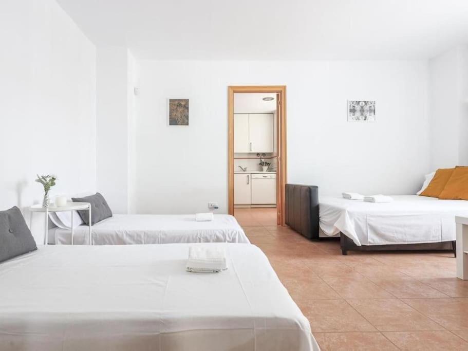 Alojamiento Con Piscina Y Parking En Sevilla 拉阿尔加瓦 外观 照片